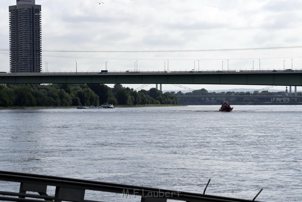 Schiff 1 Koeln in Hoehe der Koelner Zoobruecke P235.JPG - Miklos Laubert